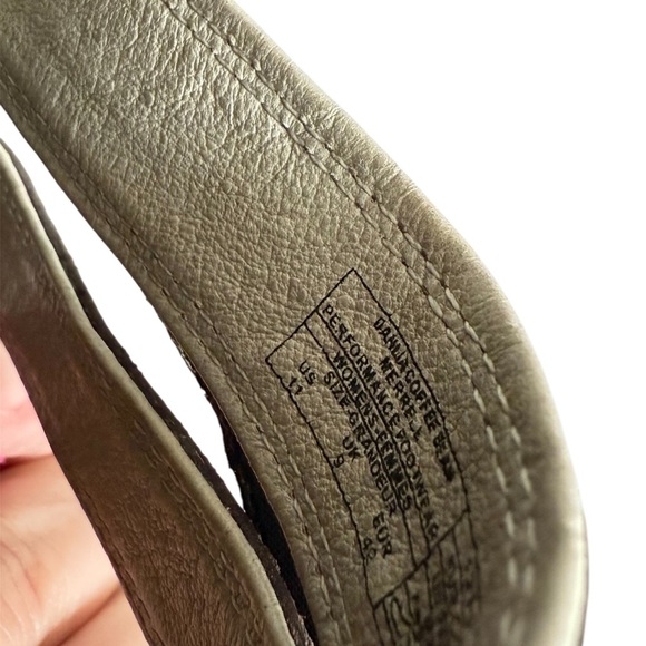 Merrell Dahlia Sandals with Cross-Straps - Picture 8 of 9